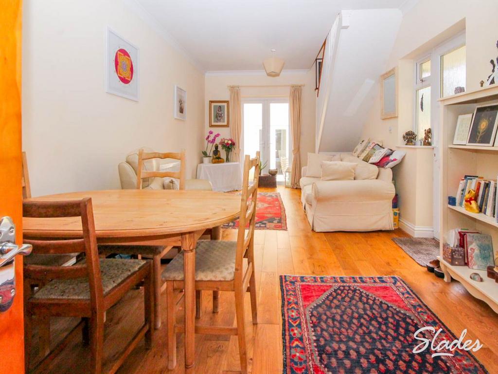 40 a naseby lounge an