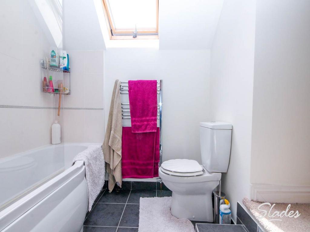 40 a naseby bathroom