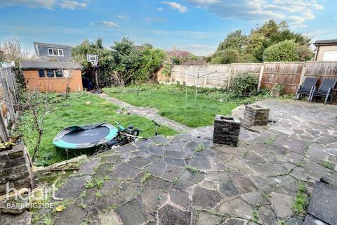 undefined, Peaketon Avenue, Redbridge