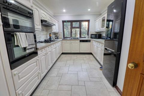 4 bedroom detached house for sale, Clacton on Sea CO15
