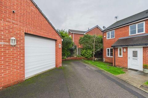 3 bedroom semi-detached house to rent, Rowan Tree Court, Outwood, WF1