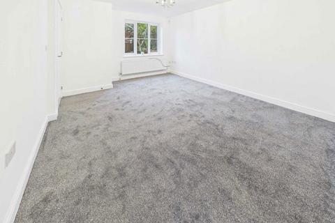 3 bedroom semi-detached house to rent, Rowan Tree Court, Outwood, WF1