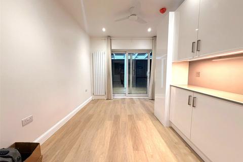 undefined, Cleveley Crescent, London, W5