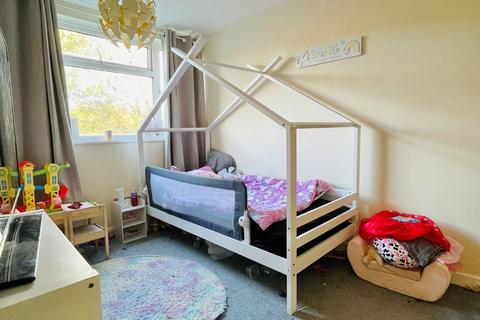 undefined, HOMER CLOSE, ROWNER, GOSPORT. AUCTION GUIDE PRICE £100,000.