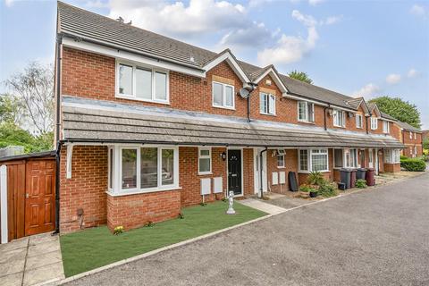 3 bedroom end of terrace house for sale, St Agnes Mews, Reading