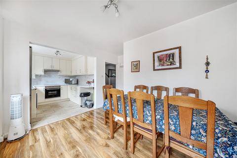 3 bedroom end of terrace house for sale, St Agnes Mews, Reading