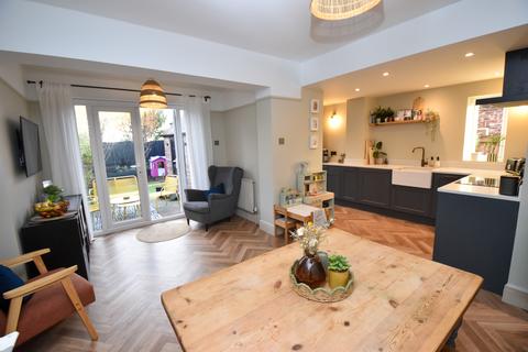 3 bedroom semi-detached house for sale, Edale Avenue, Urmston, M41