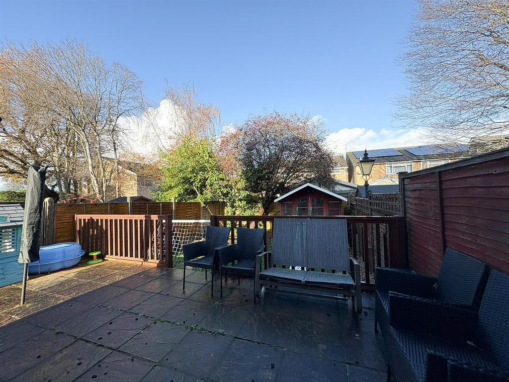 Garden - decking.jpg