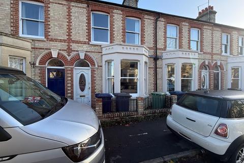 3 bedroom terraced house to rent, Hemingford Road, Cambridge