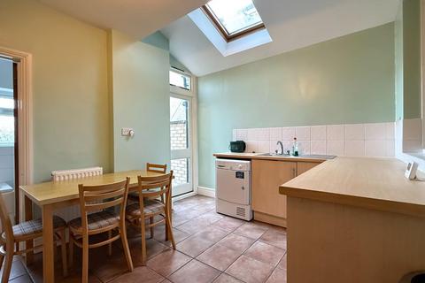 3 bedroom terraced house to rent, Hemingford Road, Cambridge