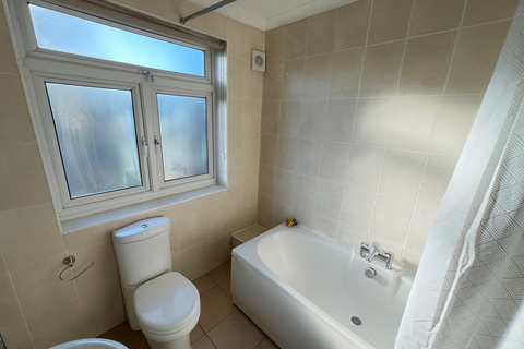 3 bedroom terraced house to rent, Morley Avenue, London