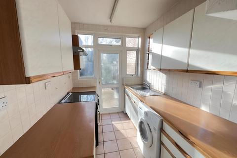 3 bedroom terraced house to rent, Morley Avenue, London