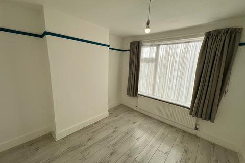 3 bedroom terraced house to rent, Morley Avenue, London