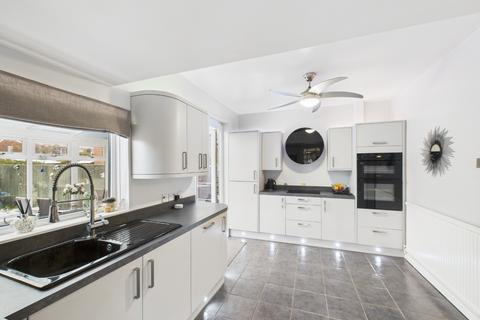 3 bedroom semi-detached house for sale, Leads Road, Sutton-on-hull, Hull, HU7 4XT