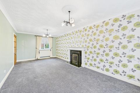 3 bedroom detached house for sale, Evergreen Drive, Hull, HU6 7YD