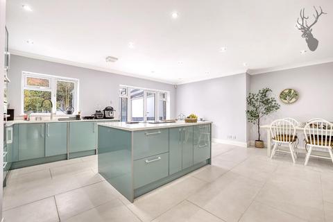 3 bedroom terraced house to rent, Church Hill, Epping