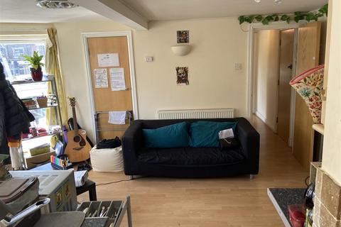 2 bedroom apartment to rent, Albany Road, Roath