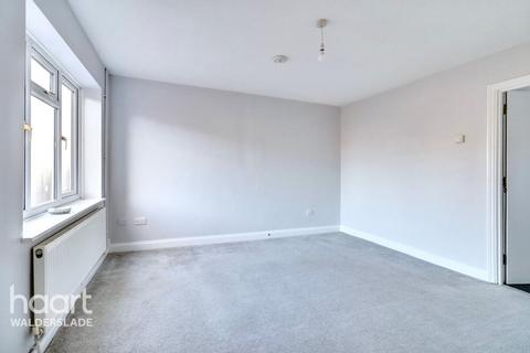 undefined, Woolwich Close, Chatham