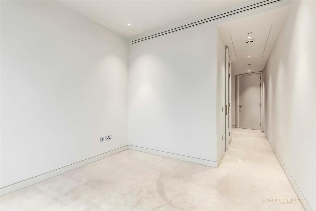 Bedroom.JPG