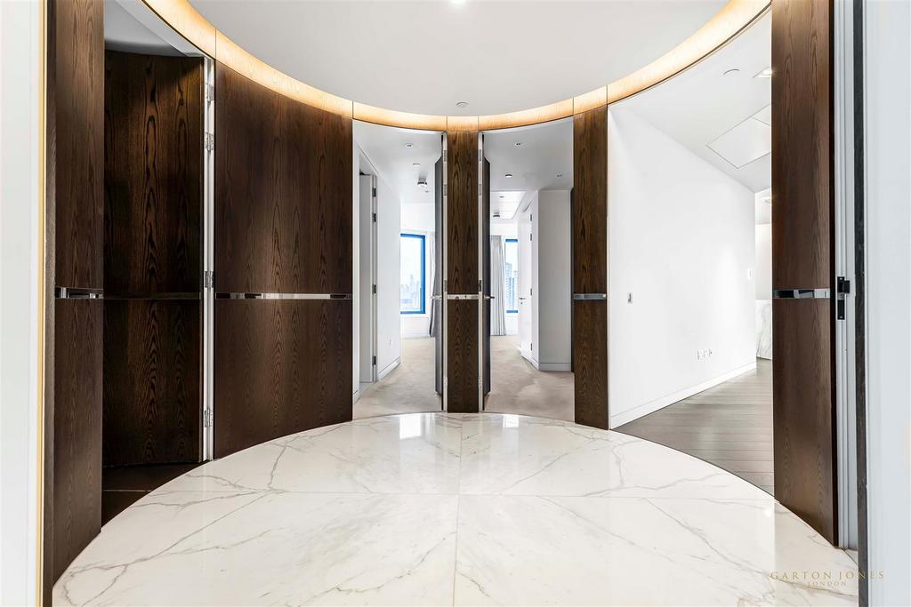 Hallway.JPG