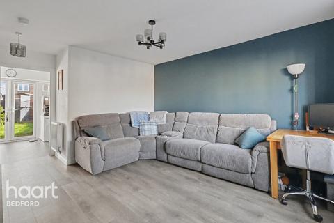 undefined, Wallis Avenue, Bedford