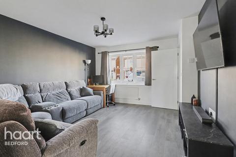 undefined, Wallis Avenue, Bedford