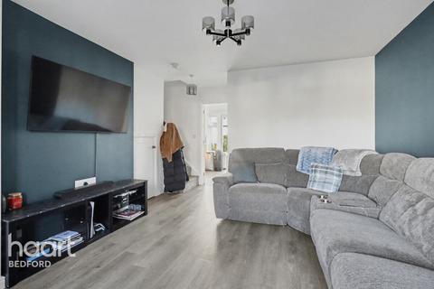 undefined, Wallis Avenue, Bedford