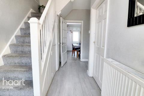 3 bedroom semi-detached house for sale, Maidenhall Road, Luton