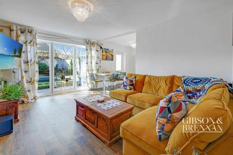 undefined, Brownlow Bend, Basildon, SS14