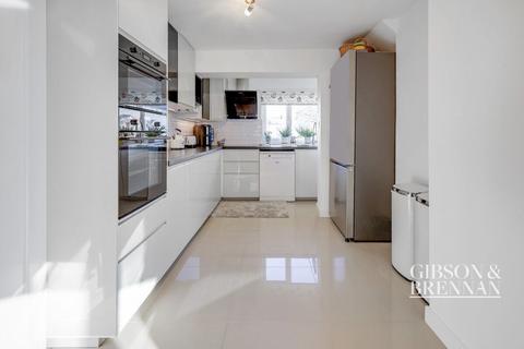 undefined, Brownlow Bend, Basildon, SS14