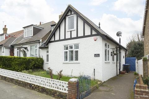 3 bedroom semi-detached house to rent, Linden Avenue, Broadstairs, CT10