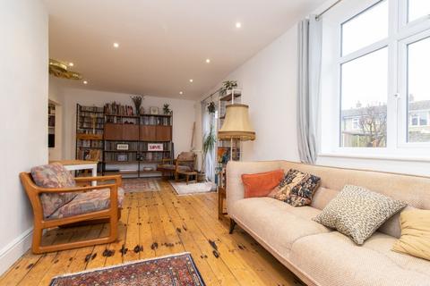 3 bedroom semi-detached house to rent, Linden Avenue, Broadstairs, CT10