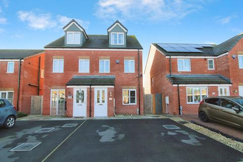 3 bedroom semi-detached house for sale, Taylor Road, West Yorkshire WF10