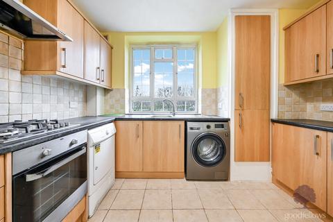 undefined, Grand Drive, London SW20