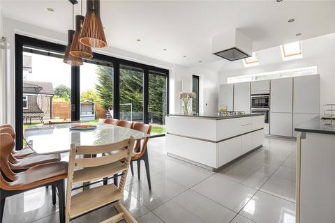 4 bedroom semi-detached house for sale, Hoodcote Gardens, London, N21