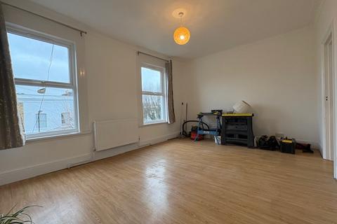 1 bedroom maisonette to rent, Mayola Road, London