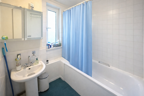 3 bedroom flat to rent, Mornington Crescent, London NW1