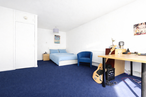 3 bedroom flat to rent, Mornington Crescent, London NW1