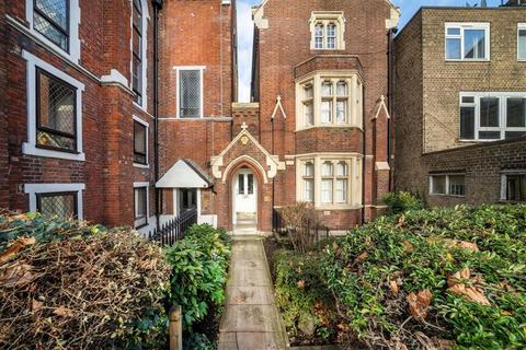 undefined, Bethnal Green Road, London E2