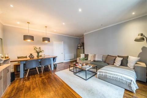 2 bedroom flat for sale, Bethnal Green Road, London E2