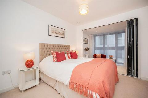 undefined, New Drum Street, London E1