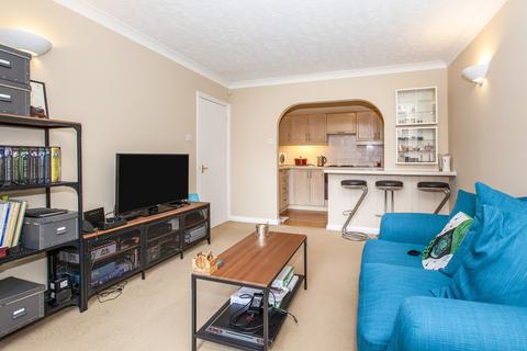 1 bedroom flat to rent, St Michaels Court, Princes Road, Weybridge, KT13