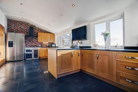 5 bedroom detached house for sale, Trajan Walk, Newcastle upon Tyne NE15