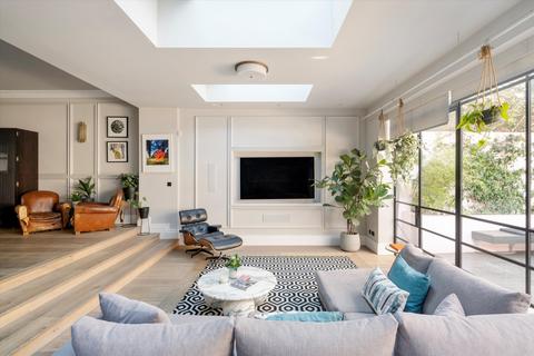 undefined, Brondesbury Villas, Queen's Park, London, NW6