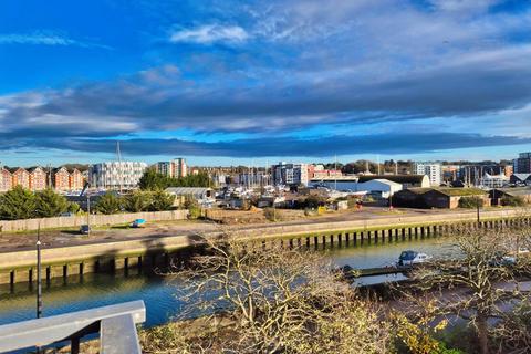 undefined, Stoke Quay, Ipswich