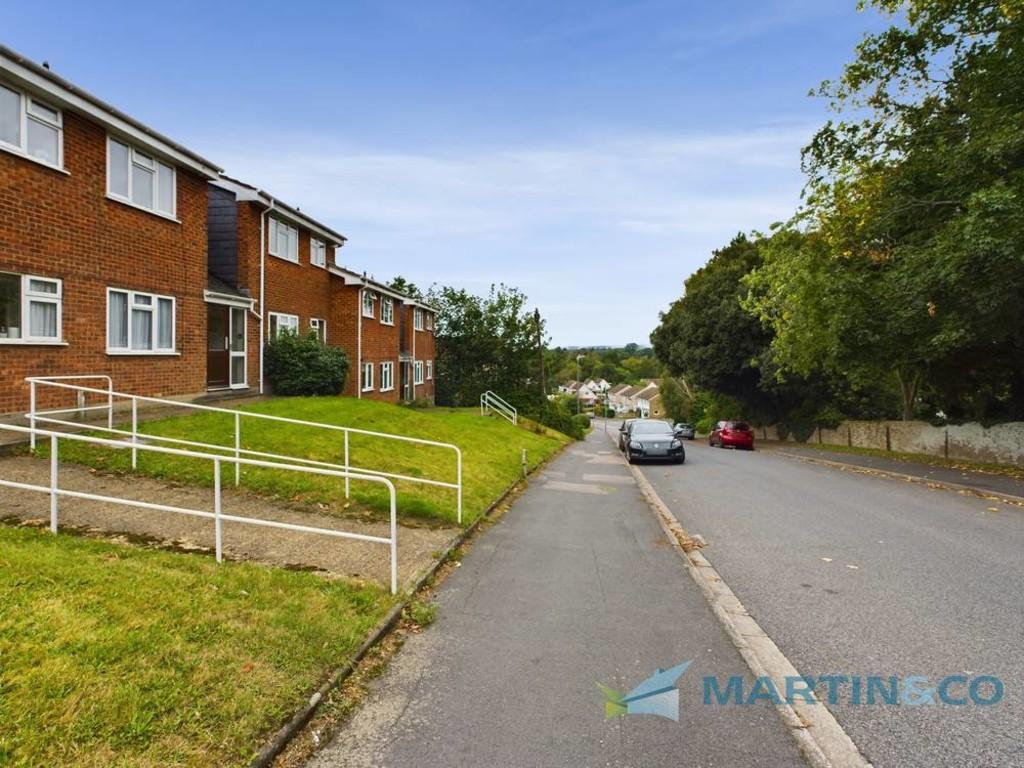 CAM02145 G0-PR0030-STILL012-thumbnail-h750-70