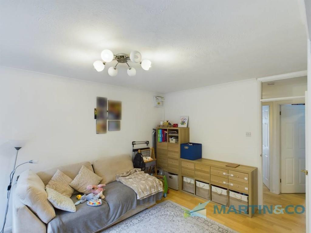 CAM02145 G0-PR0030-STILL004-thumbnail-h750-70