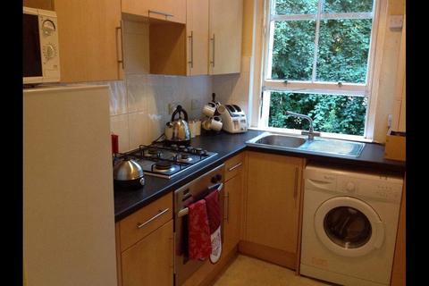 4 bedroom apartment to rent, Polwarth Gardens, Edinburgh, EH11