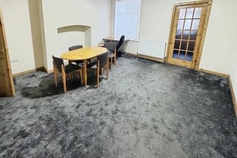 3 bedroom terraced house to rent, St Annes Avenue, Royton OL2