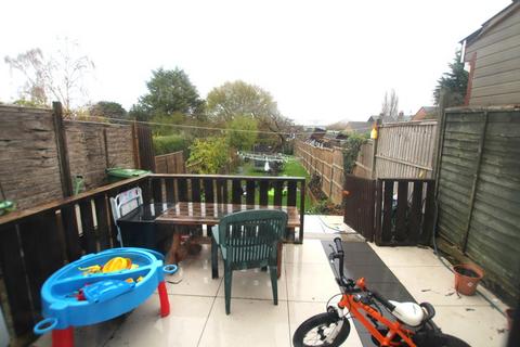 2 bedroom terraced house for sale, Cowes Road, Grantham